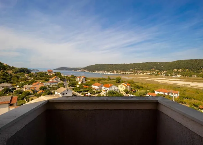 In With Sea View, Balcony, Air Conditioning, Wifi 3321-4 Apartman