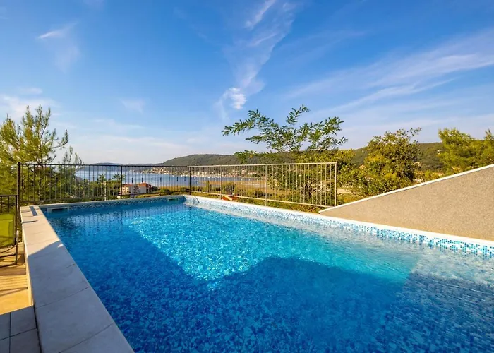 Apartman In With Sea View, Balcony, Air Conditioning, Wifi 3321-4