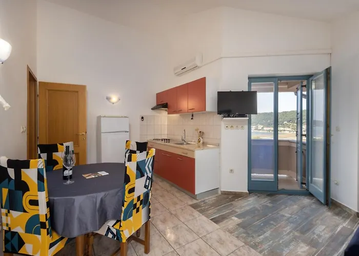 In With Sea View, Balcony, Air Conditioning, Wifi 3321-4
