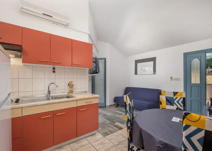 Apartman In With Sea View, Balcony, Air Conditioning, Wifi 3321-4 Supetarska Draga