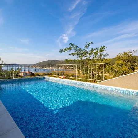 Apartment In With Sea View, Balcony, Air Conditioning, Wifi 3321-4