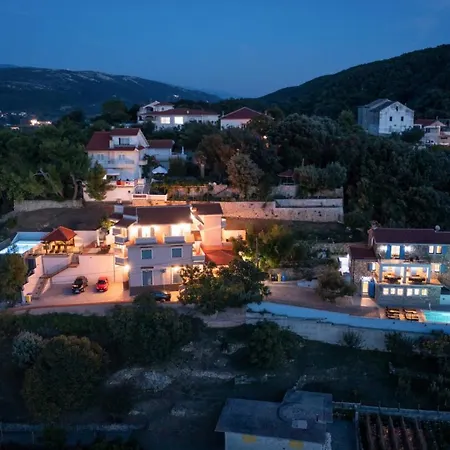 In With Sea View, Balcony, Air Conditioning, Wifi 3321-4 Supetarska Draga