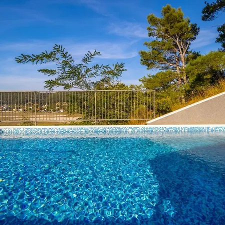 Apartment In With Sea View, Balcony, Air Conditioning, Wifi 3321-4