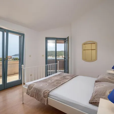 In With Sea View, Balcony, Air Conditioning, Wifi 3321-4 Apartment Supetarska Draga